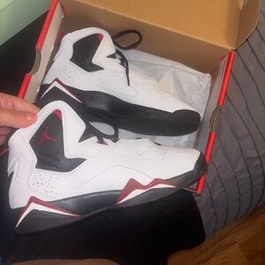 Jordan’s - Women 6.5 / 5 kids sizes
In great condition, taken good care of.